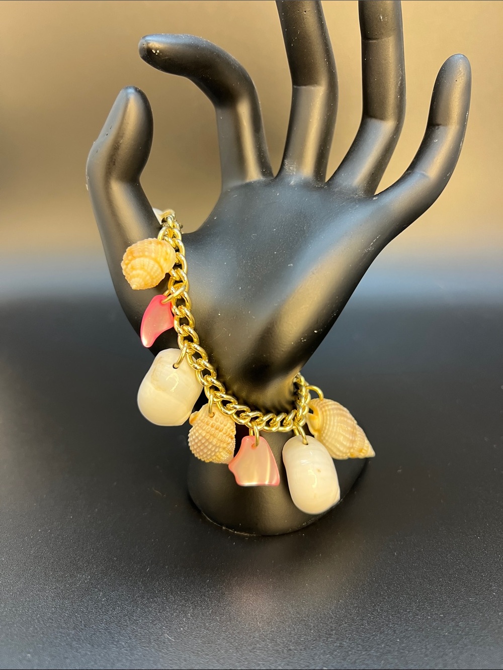Vintage sea shell charm bracelet natural gold tone curb chain boho coastal